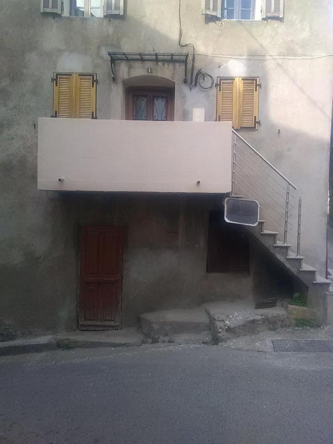 Charmant petit studio refait à neuf Calenzana Esterno foto
